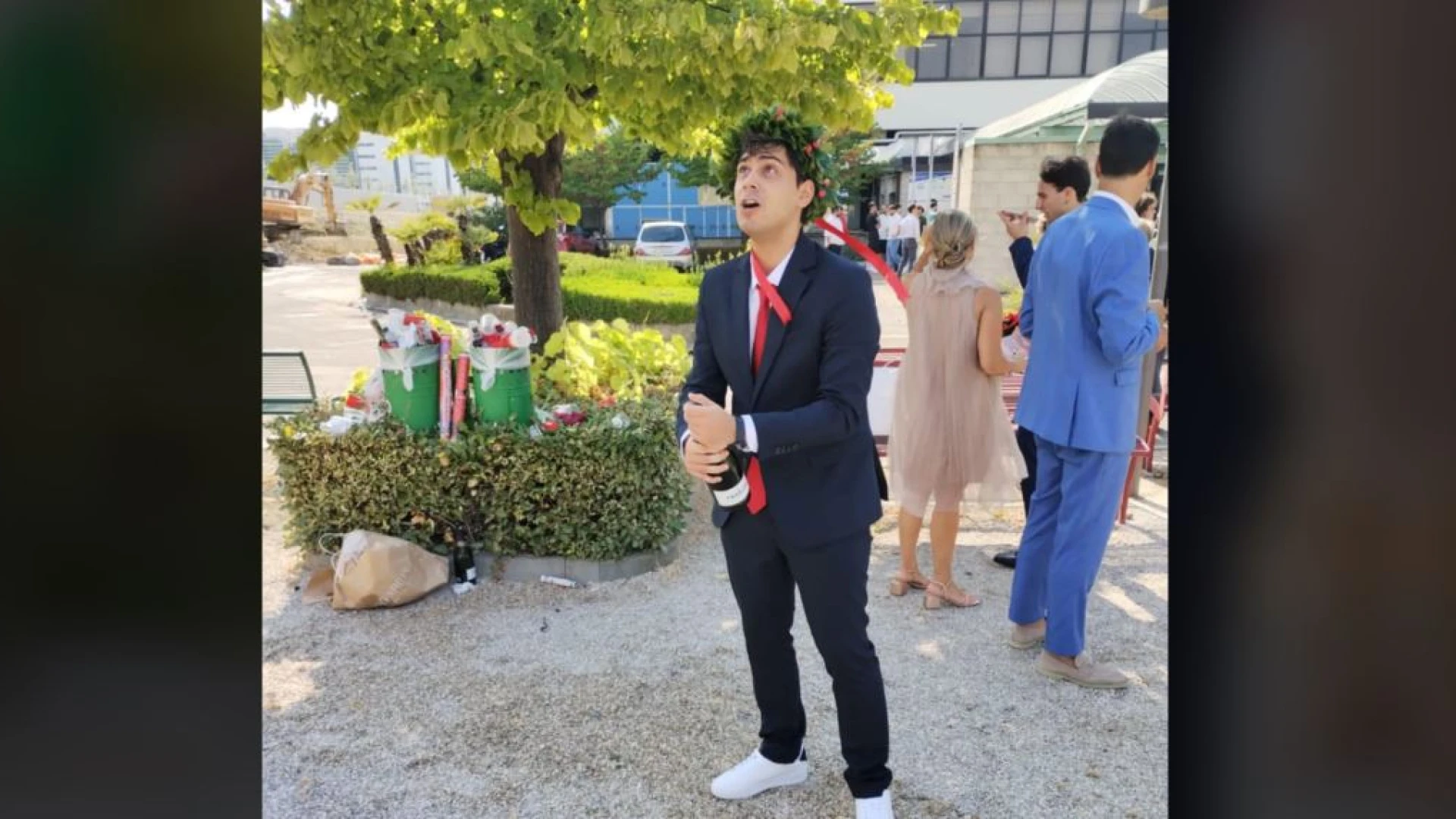 L’Angolo degli Auguri: dedichiamo la rubrica odierna a Carlo Taglienti che oggi ha conseguito la sua laurea in Economia e Management a pieni voti.